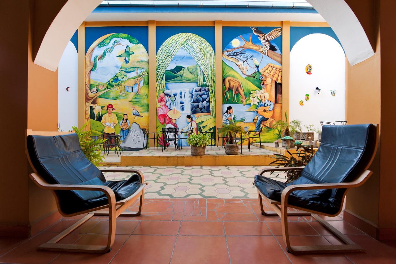 Hotel Los Arcos Esteli Exterior photo